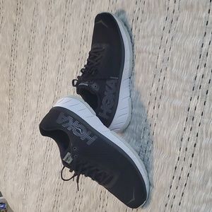 Hoka One One Cavu 10.5 B